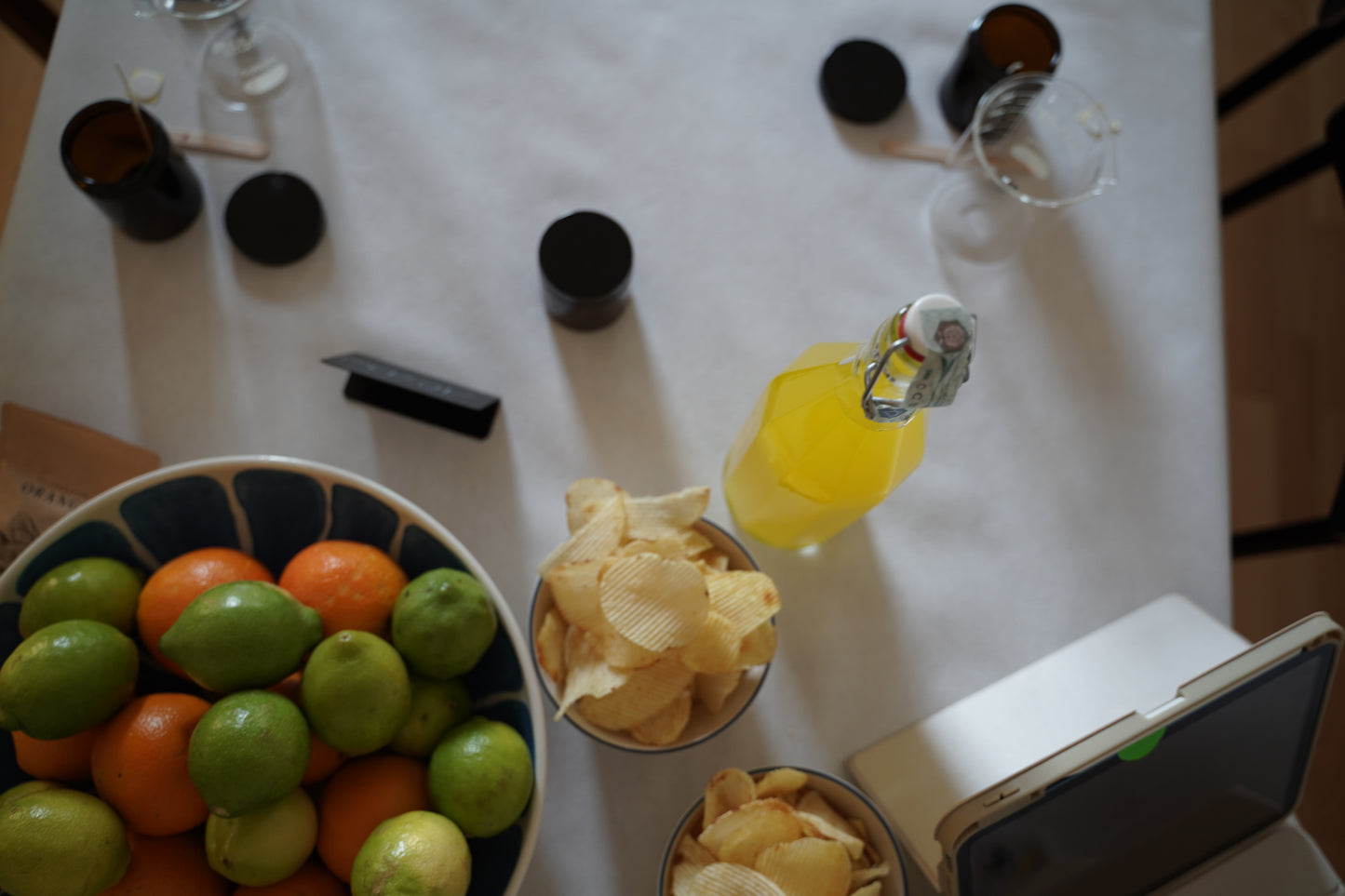 Snacks und Getränke beim Duftkerzen Workshop