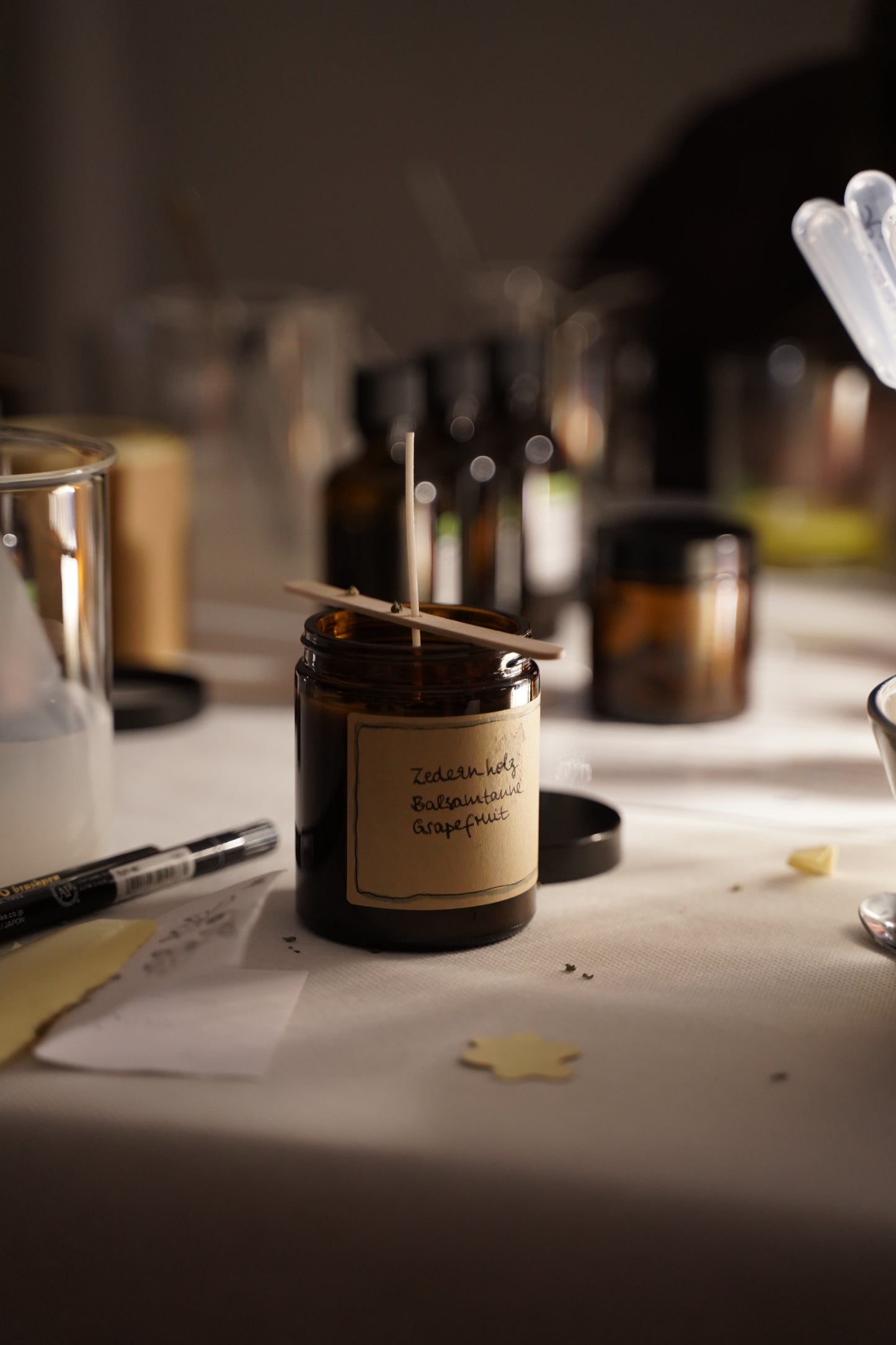 selbstgemachte Sojawachskerze beim Duftkerzen Workshop